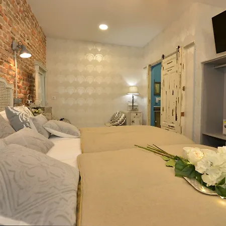 Centersuite Hotel